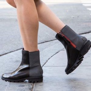 New Sorel Phoenix mix patent leather zip b…